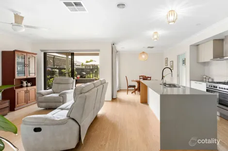 Property photo of 5 Amiable Parade Armstrong Creek VIC 3217