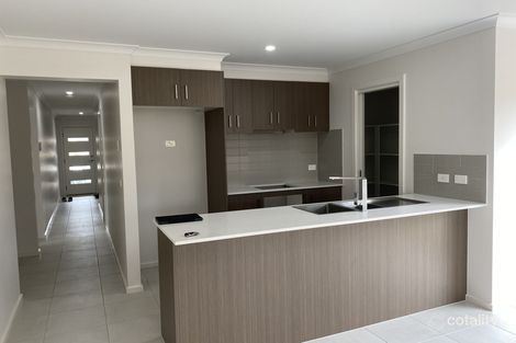 30 Cochrane Ave, Mickleham, VIC 3064