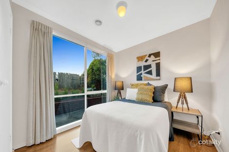 Property photo of 10 Hollyhock Court Cranbourne North VIC 3977