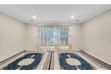Property photo of 4 Cleopatra Drive Cranbourne VIC 3977
