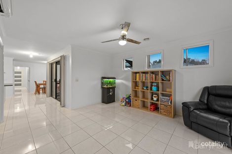 Property photo of 3 Elfin Way Pakenham VIC 3810