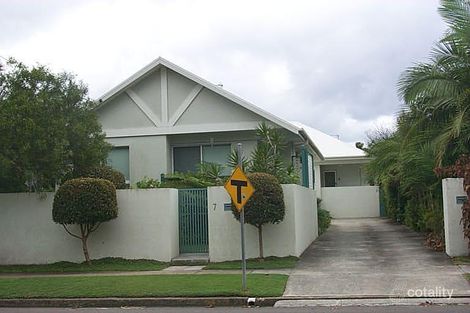 2/7 Albion Ave, Miami, QLD 4220