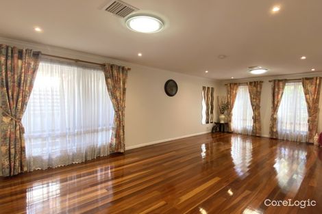Property photo of 4 Lonsdale Court Caroline Springs VIC 3023