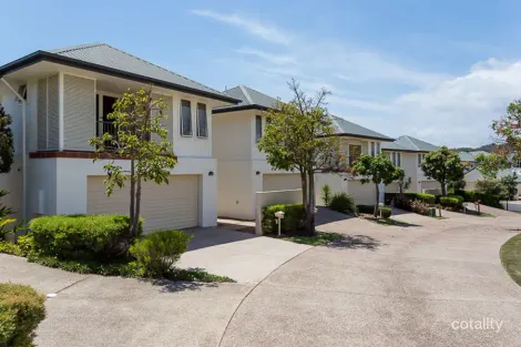 Property photo of 207 Easthill Drive Robina QLD 4226