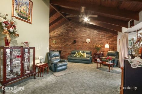 Property photo of 19 Landscape Drive Mooroolbark VIC 3138