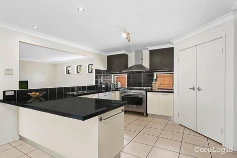 Property photo of 8 Fennessy Close Wakerley QLD 4154