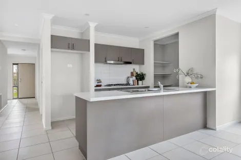 Property photo of 39 Fleurieu Circuit Armstrong Creek VIC 3217