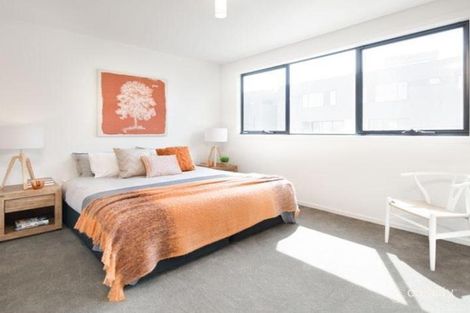 Property photo of 48 Lakeside Crescent Keilor East VIC 3033