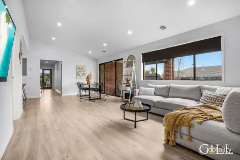 Property photo of 8 Saxon Road Drouin VIC 3818