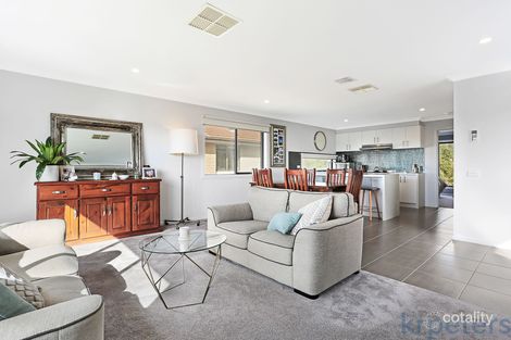 Property photo of 7 Crimson Crescent Carrum Downs VIC 3201