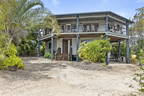 Property photo of 10 Bombala Crescent Rainbow Beach QLD 4581