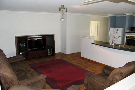Property photo of 37 Grandite Fairway Australind WA 6233