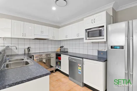 Property photo of 12 Baxter Crescent Glendenning NSW 2761