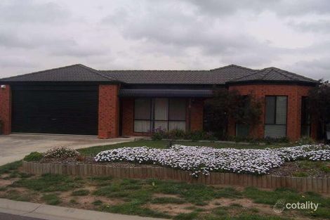 11 Mckeown Cres, Roxburgh Park, VIC 3064