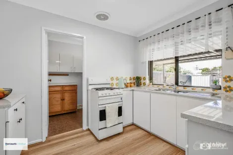 Property photo of 33 Danbury Crescent Girrawheen WA 6064