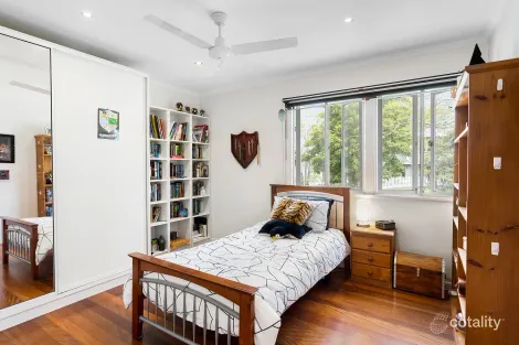 Property photo of 52 Denton Street Wishart QLD 4122