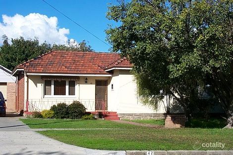 42 Tonkin Rd, Hilton, WA 6163