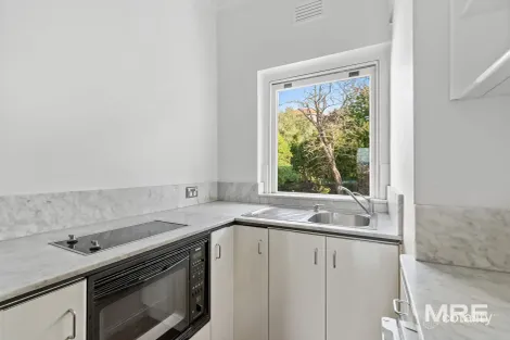 9/2 Lawson Gr, South Yarra, VIC 3141