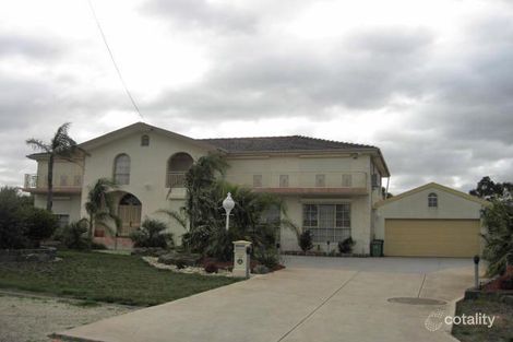 Property photo of 10 Stirling Close Greenvale VIC 3059