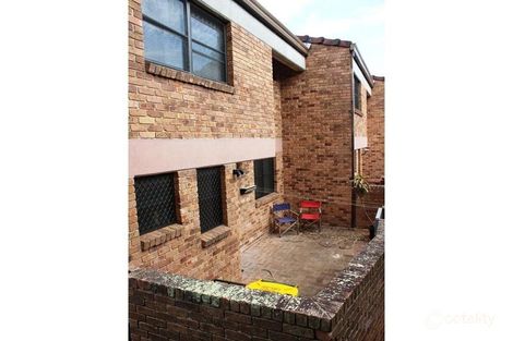 Property photo of 1/6 Memorial Drive The Hill NSW 2300