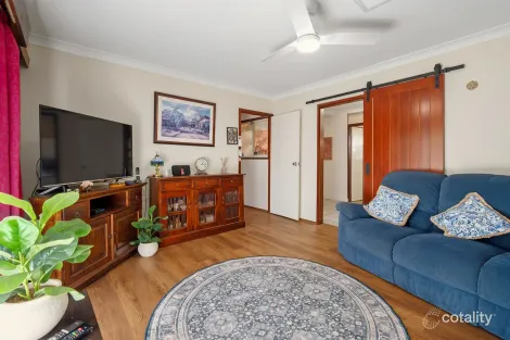 Property photo of 6 Napean Place Armadale WA 6112