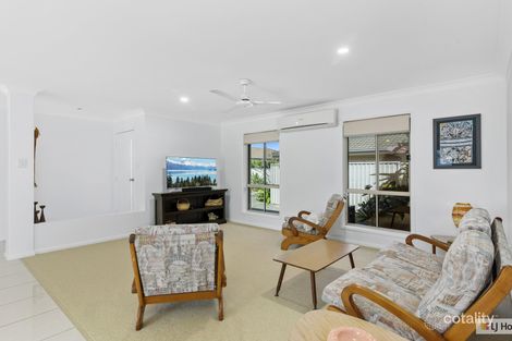 Property photo of 2/4 Tathra Street Pottsville NSW 2489
