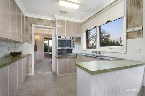 Property photo of 12 Warren Court Mount Waverley VIC 3149