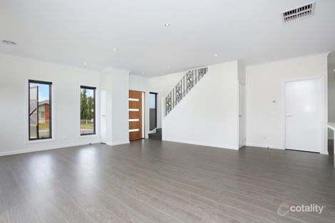 Property photo of 1 Acacia Close Meadow Heights VIC 3048