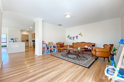 Property photo of 11 Gemstone Court Warragul VIC 3820
