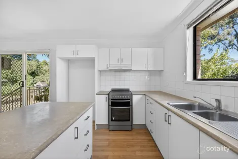 Property photo of 18 Naylor Place Ingleburn NSW 2565