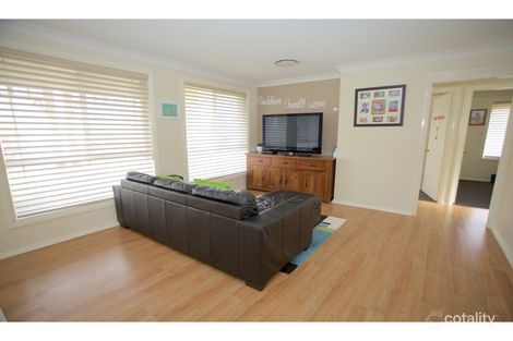 Property photo of 5 McGill Close Kelso NSW 2795