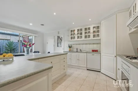 Property photo of 17 Argyle Court Berwick VIC 3806