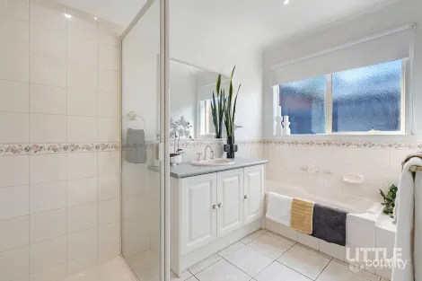 Property photo of 17 Argyle Court Berwick VIC 3806