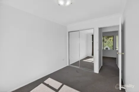 Property photo of 18 Naylor Place Ingleburn NSW 2565
