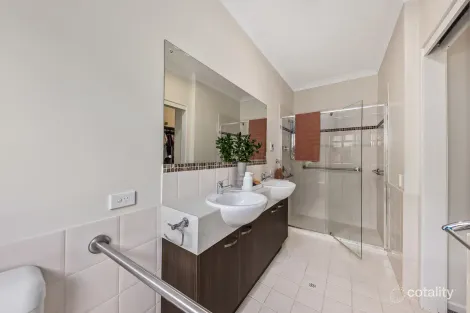Property photo of 40 Pinnacle Crescent Flagstaff Hill SA 5159
