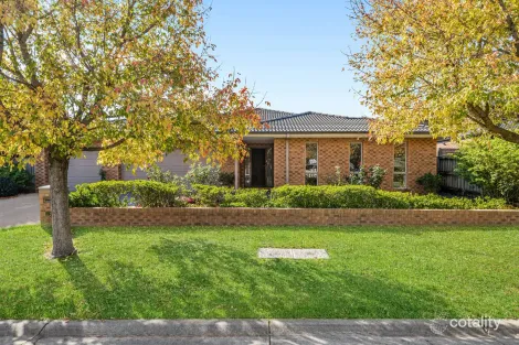 37 Cedarwood Cres, Berwick, VIC 3806