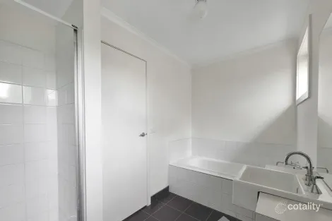 Property photo of 10 Sidney Nolan Walk Point Cook VIC 3030