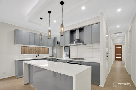 Property photo of 33 Tangelo Street Mickleham VIC 3064