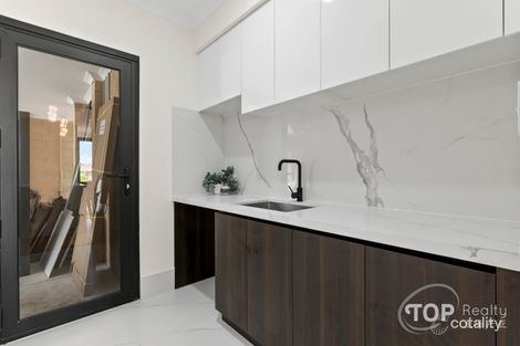 Property photo of 37 Mandora Way Riverton WA 6148
