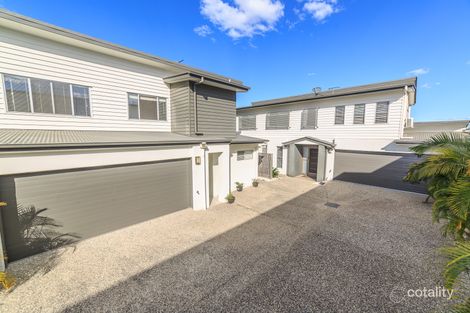 Property photo of 2/8 Fourth Avenue Labrador QLD 4215