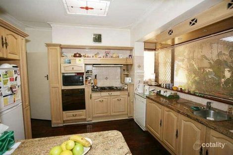 Property photo of 28 McCallum Crescent Ardross WA 6153
