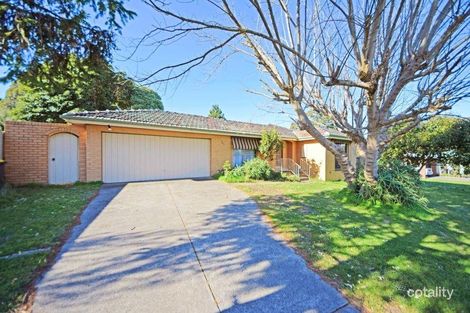 34 Threadbow Cres, Wheelers Hill, VIC 3150