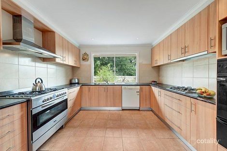Property photo of 4 Avonhurst Drive Glen Waverley VIC 3150