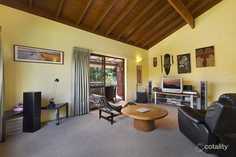 Property photo of 2 Logan Court Mount Ommaney QLD 4074