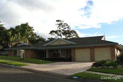 Property photo of 32 Seaview Close Eleebana NSW 2282