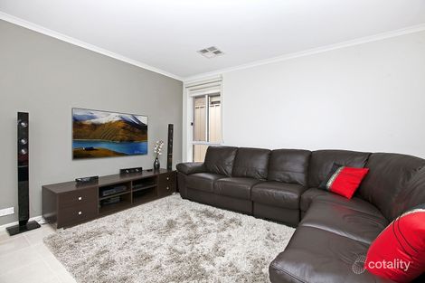 Property photo of 2 Parri Link Noarlunga Downs SA 5168