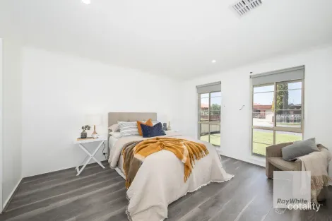 Property photo of 5 Gryphon Walk Kings Park VIC 3021