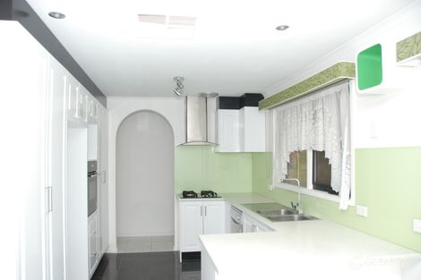 Property photo of 24 Ralph Crescent Hampton Park VIC 3976