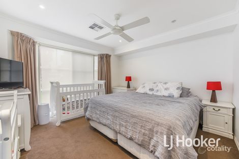 Property photo of 2 Anita Place Pakenham VIC 3810