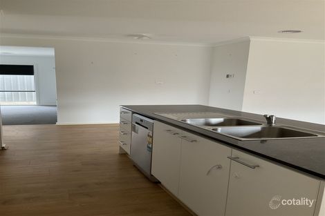 Property photo of 44 Applejack Boulevard Clyde VIC 3978